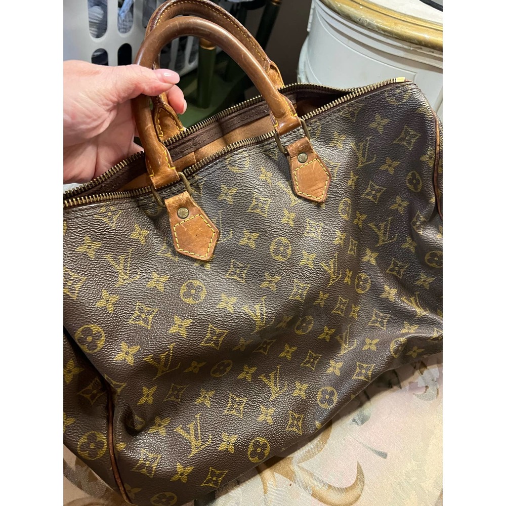 Authentic Leather Louis Vuitton Purse: FOR REPURPOSING